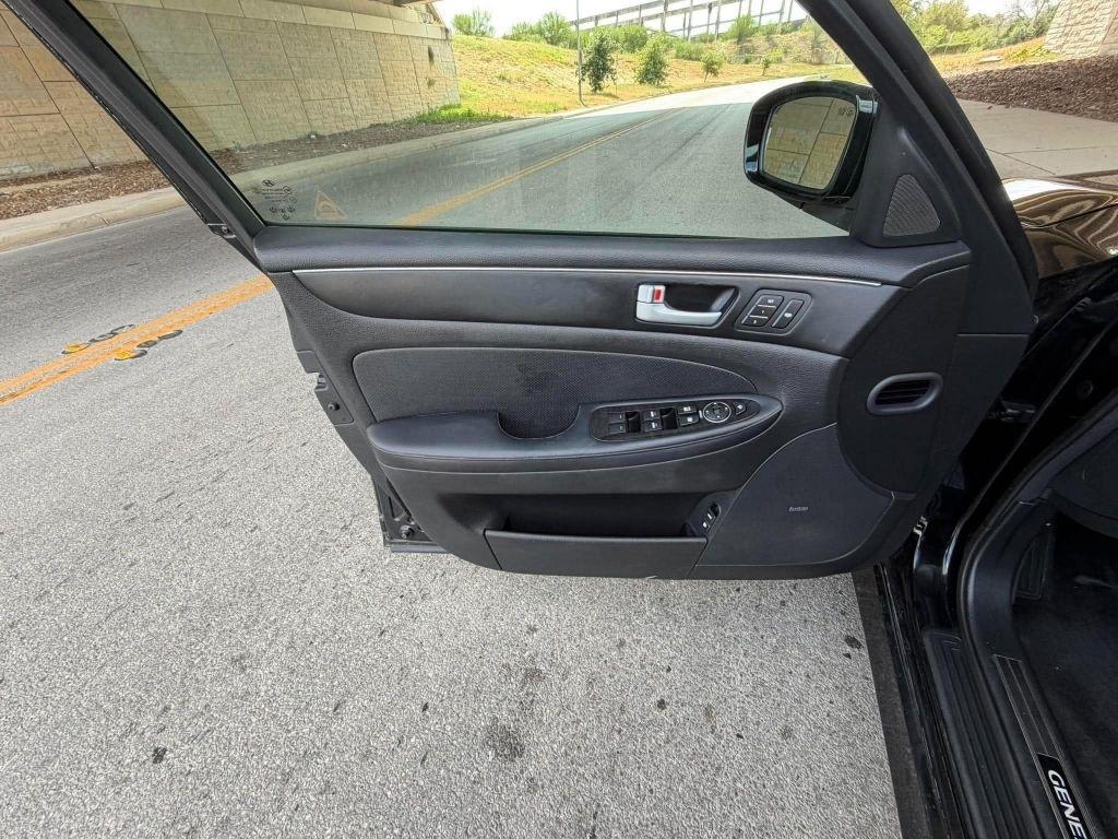 Hyundai Genesis 5.0L R-Spec 2014