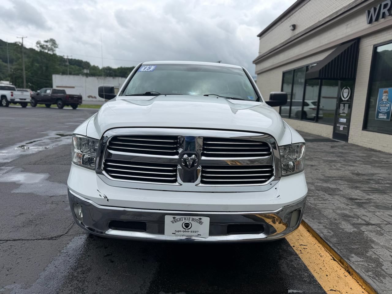 RAM 1500 SLT Quad Cab 4WD 2015
