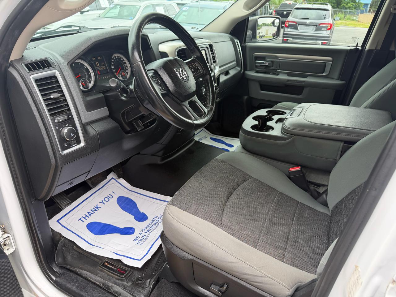 RAM 1500 SLT Quad Cab 4WD 2015