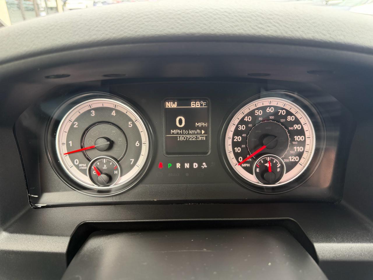 RAM 1500 SLT Quad Cab 4WD 2015