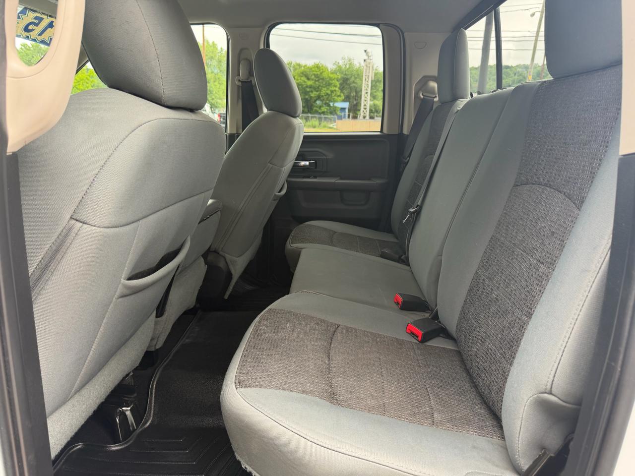 RAM 1500 SLT Quad Cab 4WD 2015