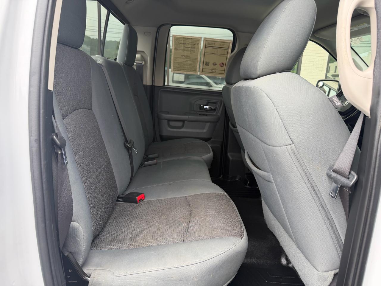 RAM 1500 SLT Quad Cab 4WD 2015