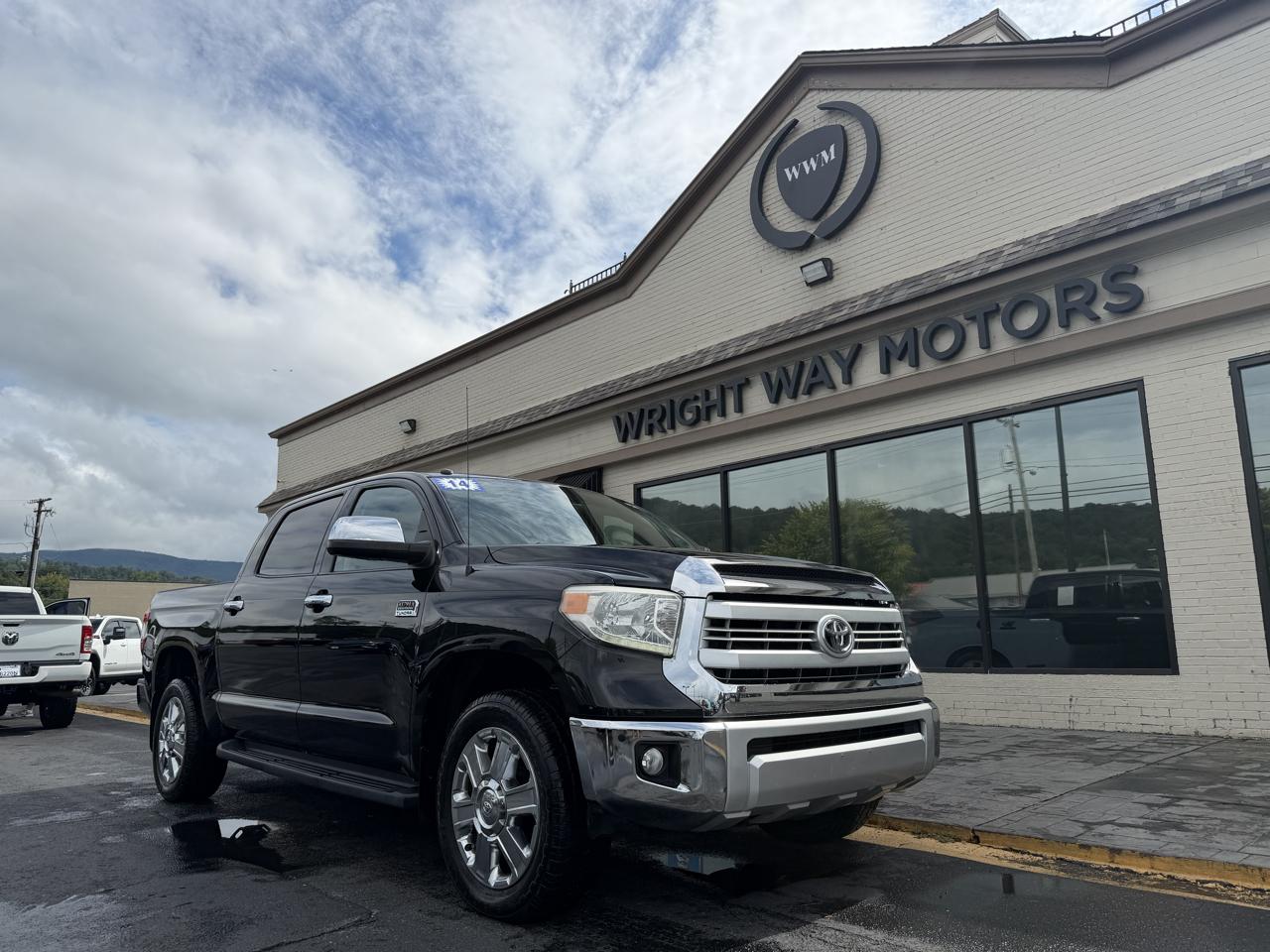 Toyota Tundra Platinum CrewMax 5.7L FFV 4WD 2014