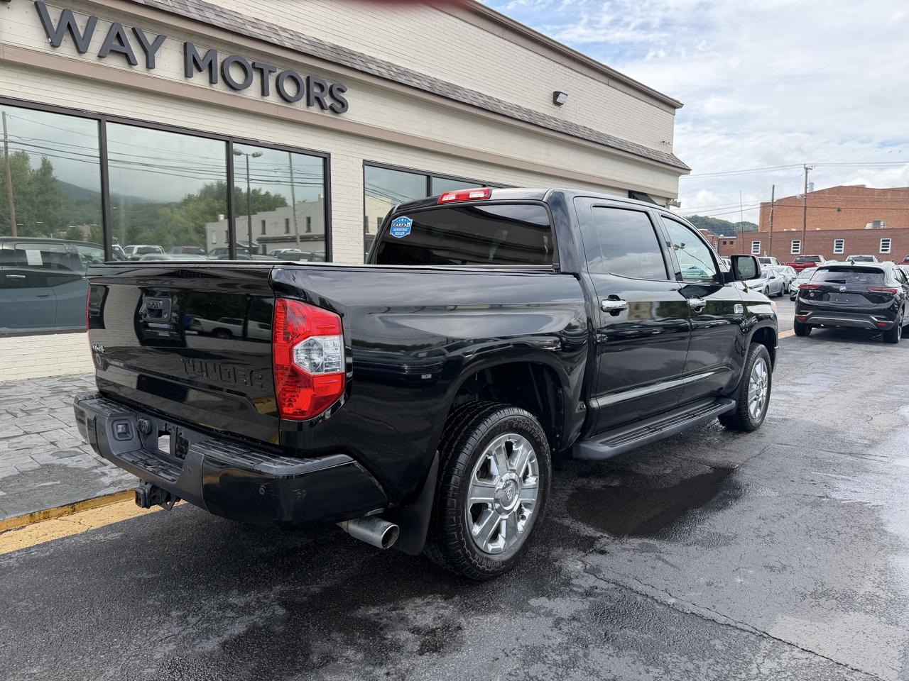 Toyota Tundra Platinum CrewMax 5.7L FFV 4WD 2014