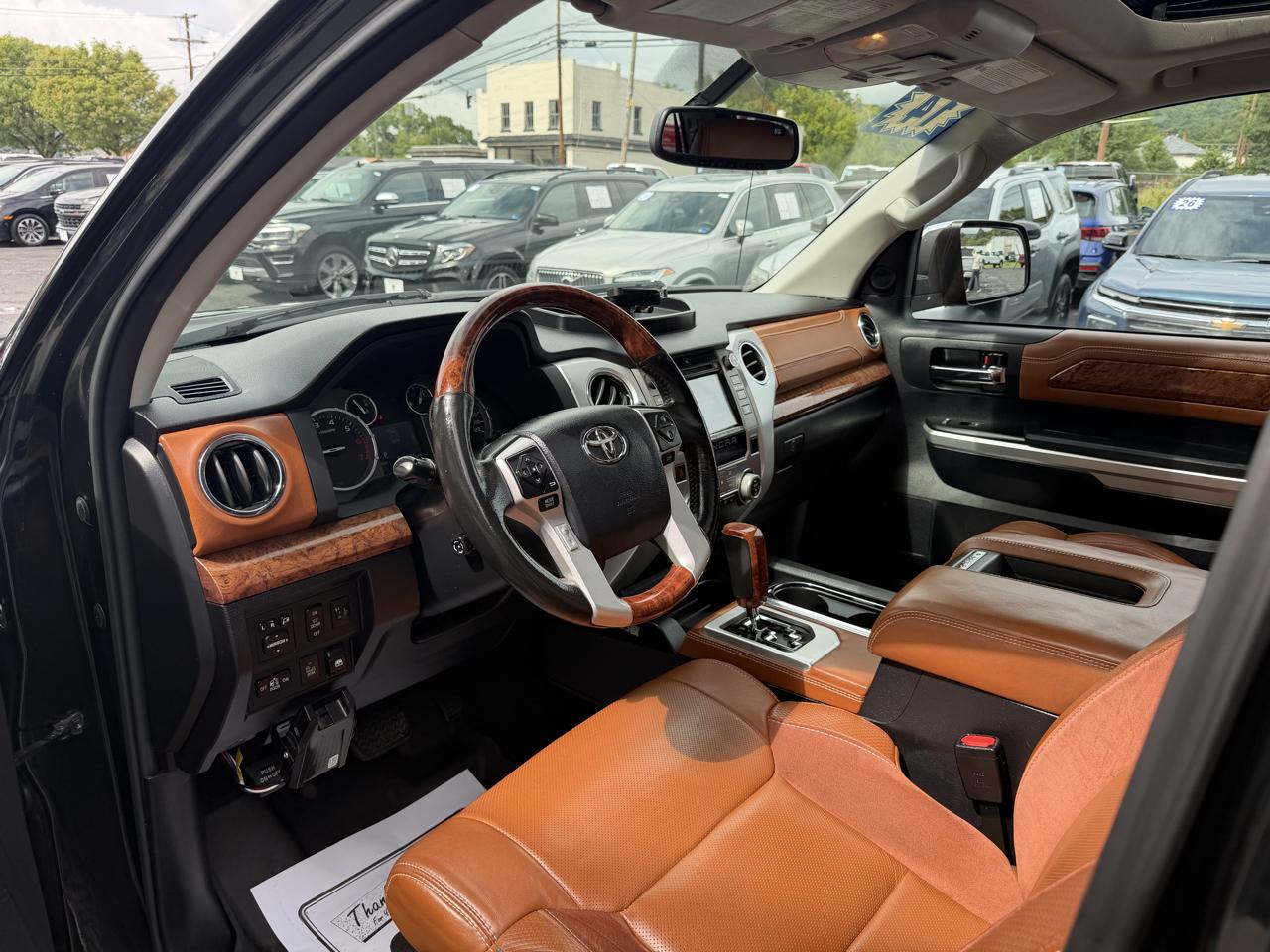 Toyota Tundra Platinum CrewMax 5.7L FFV 4WD 2014