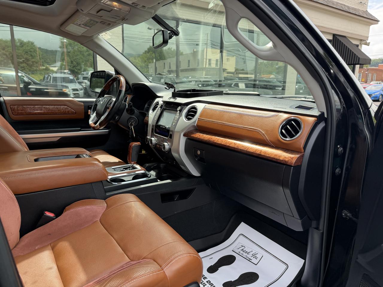 Toyota Tundra Platinum CrewMax 5.7L FFV 4WD 2014