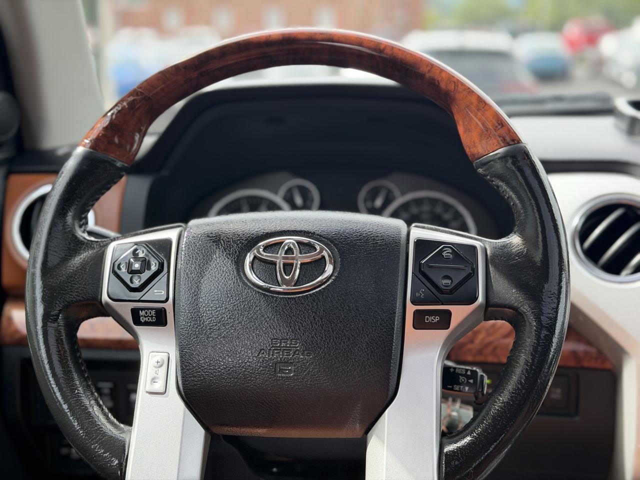 Toyota Tundra Platinum CrewMax 5.7L FFV 4WD 2014