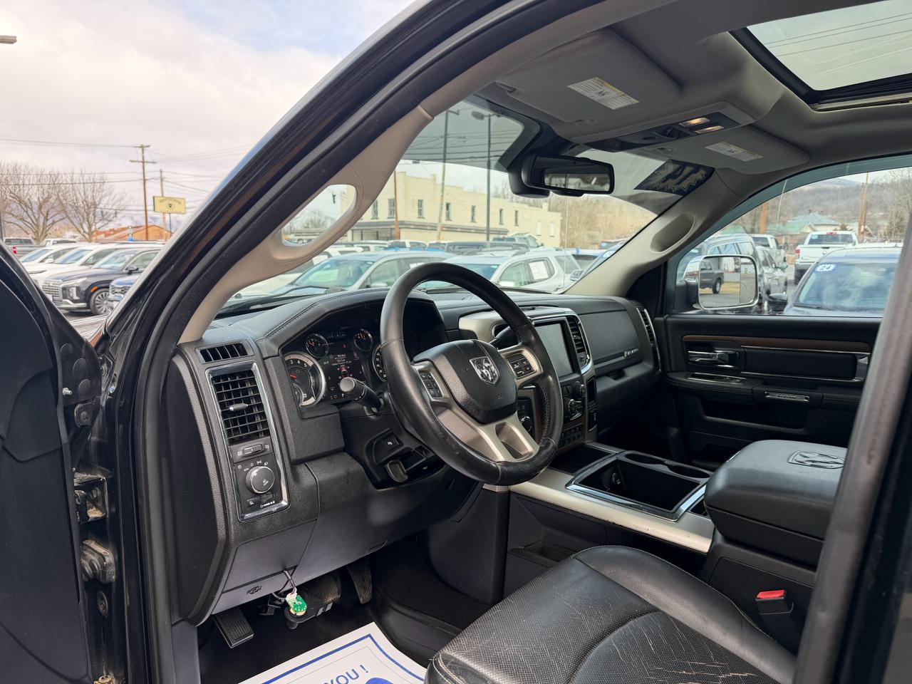 RAM 2500 Laramie Mega Cab 4WD 2014