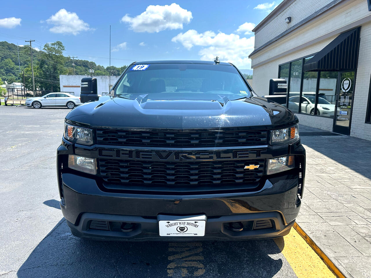 2019 Chevrolet Silverado 1500 Custom photo 4