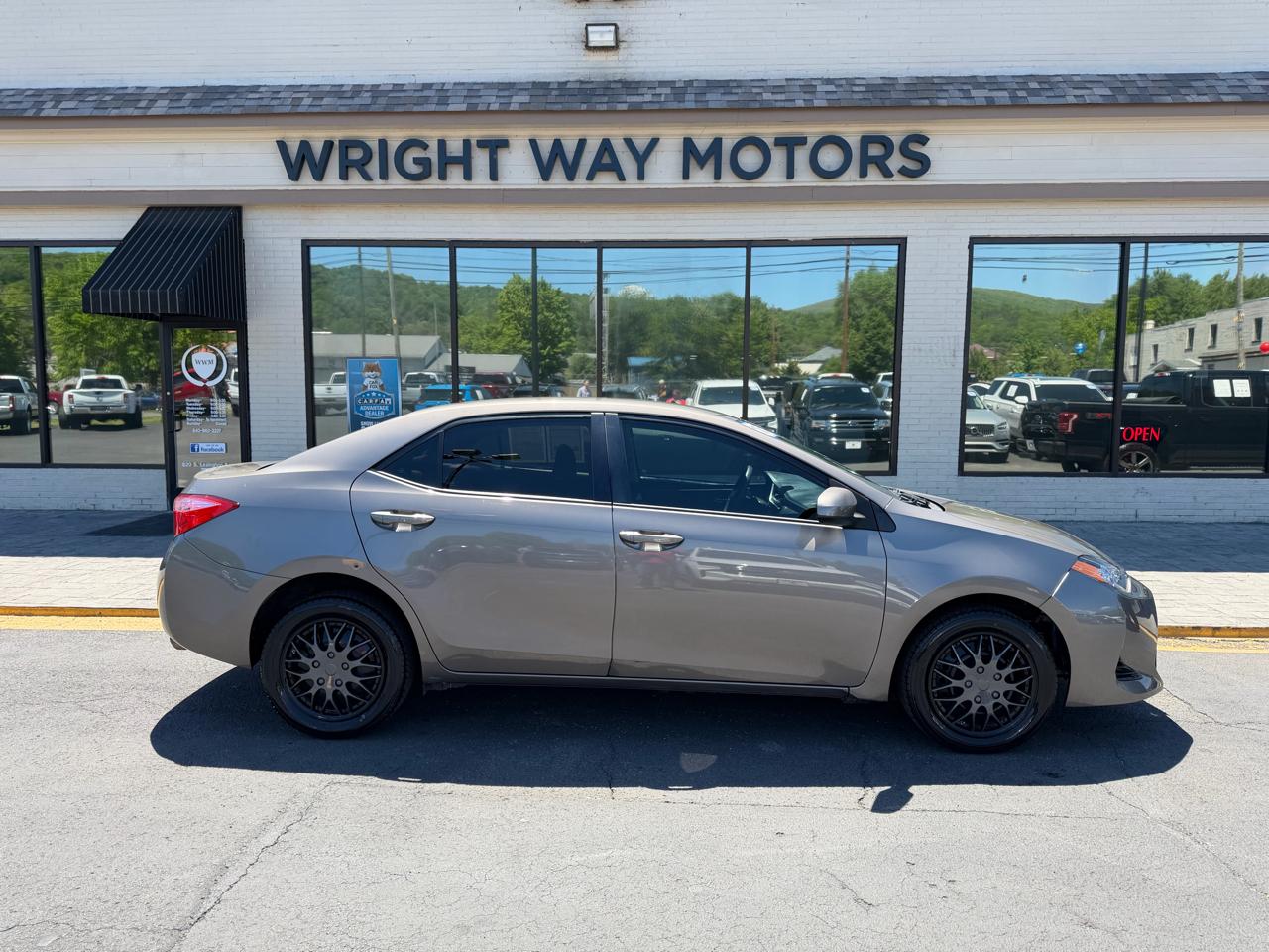 Toyota Corolla 4dr Sdn Auto LE (Natl) 2018
