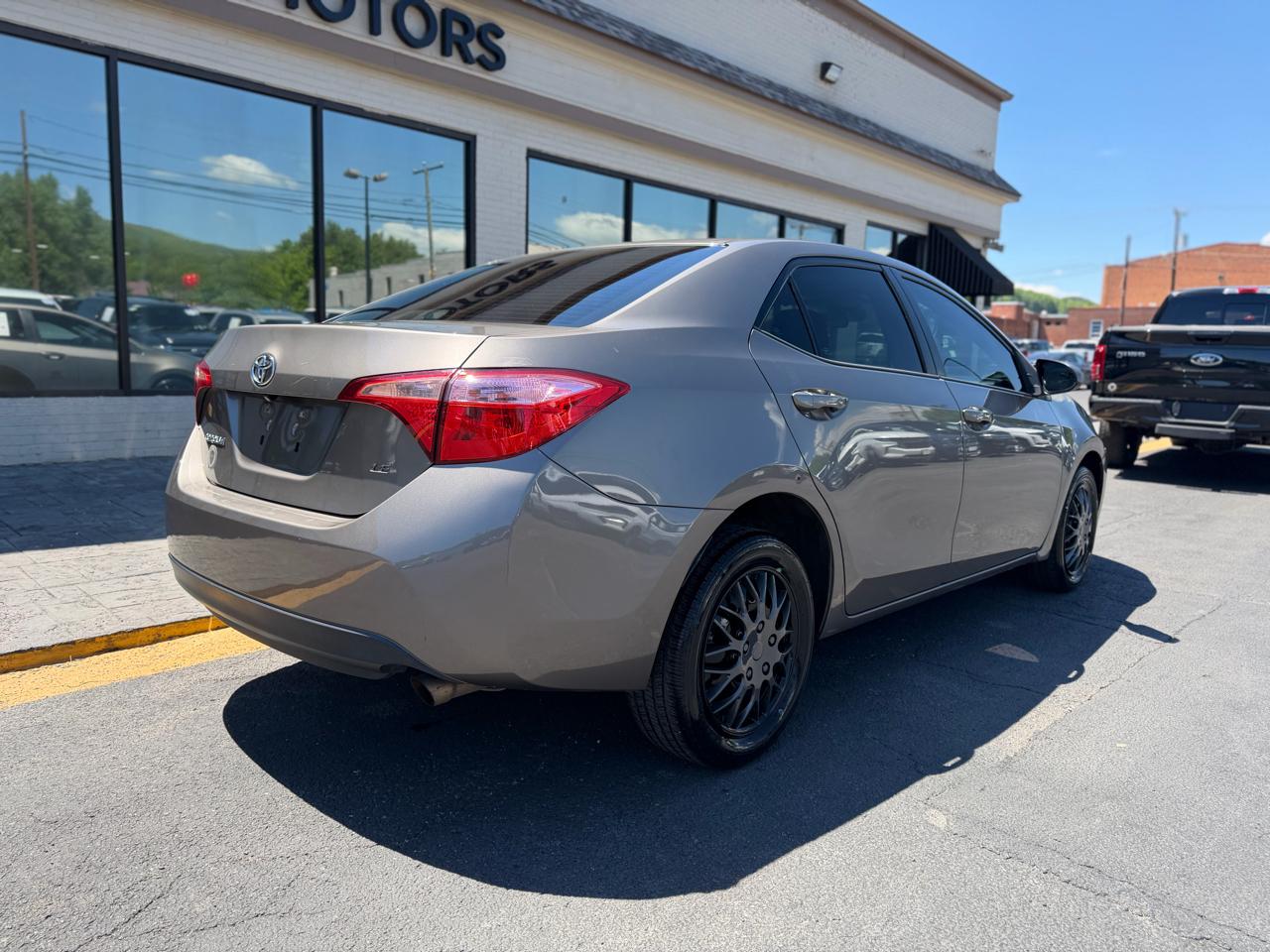 Toyota Corolla 4dr Sdn Auto LE (Natl) 2018