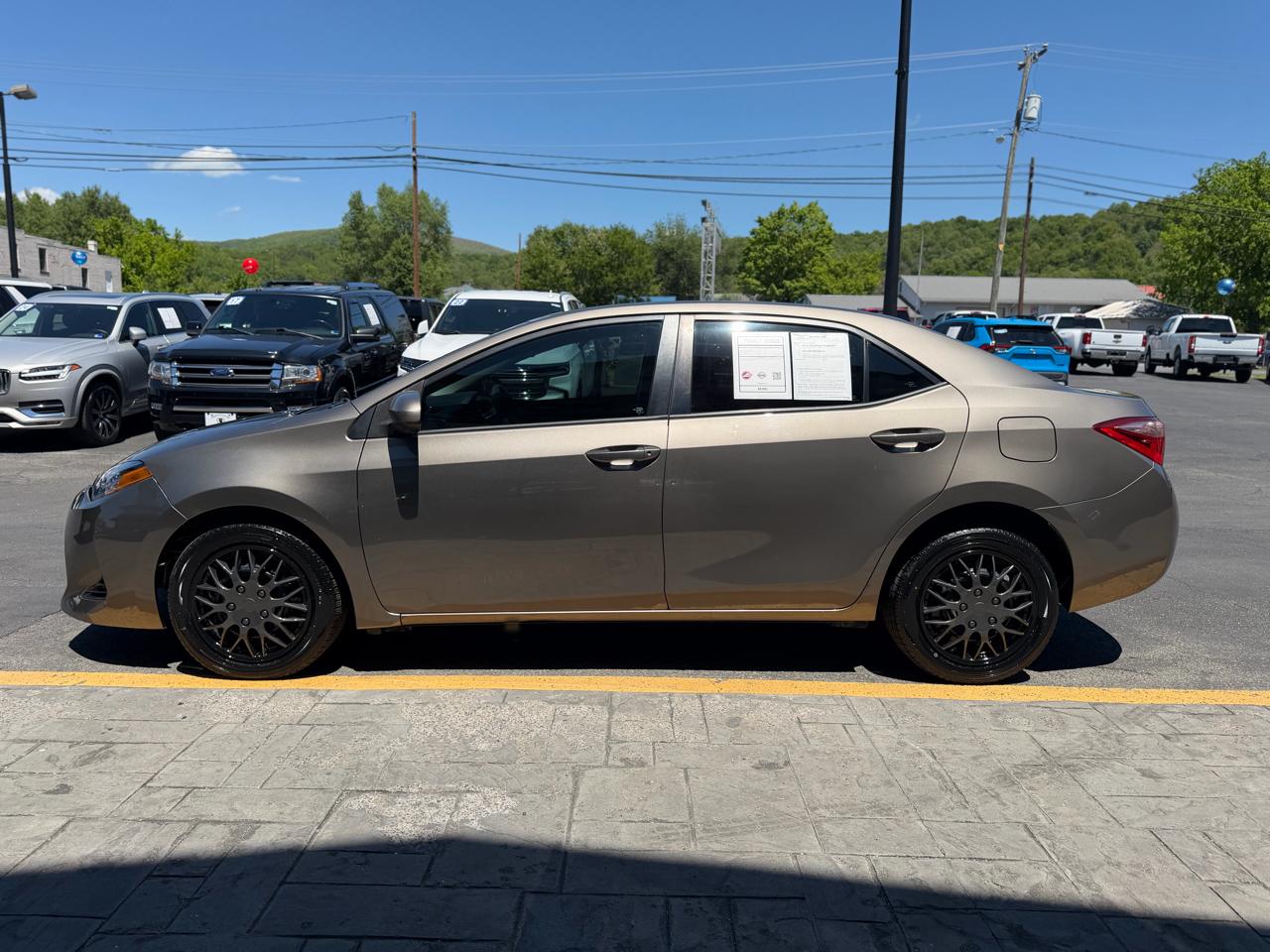 Toyota Corolla 4dr Sdn Auto LE (Natl) 2018