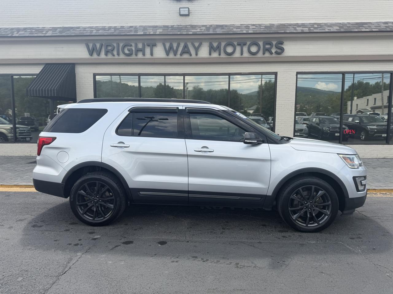 Ford Explorer XLT 4WD 2017