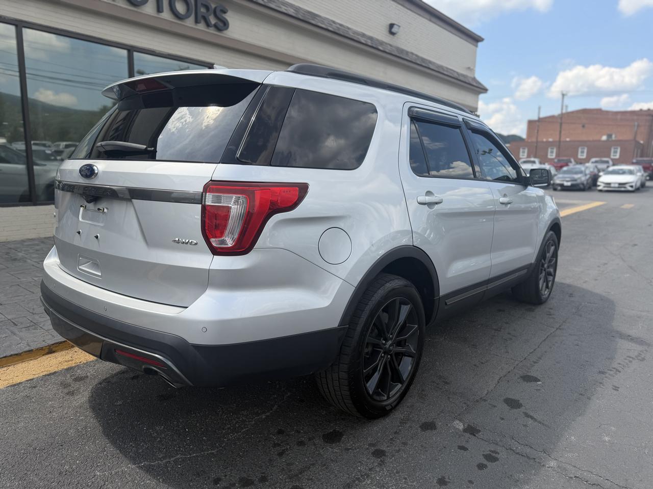 Ford Explorer XLT 4WD 2017