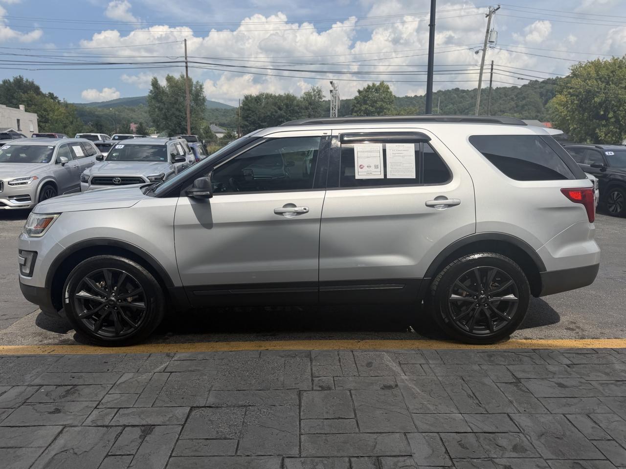 Ford Explorer XLT 4WD 2017