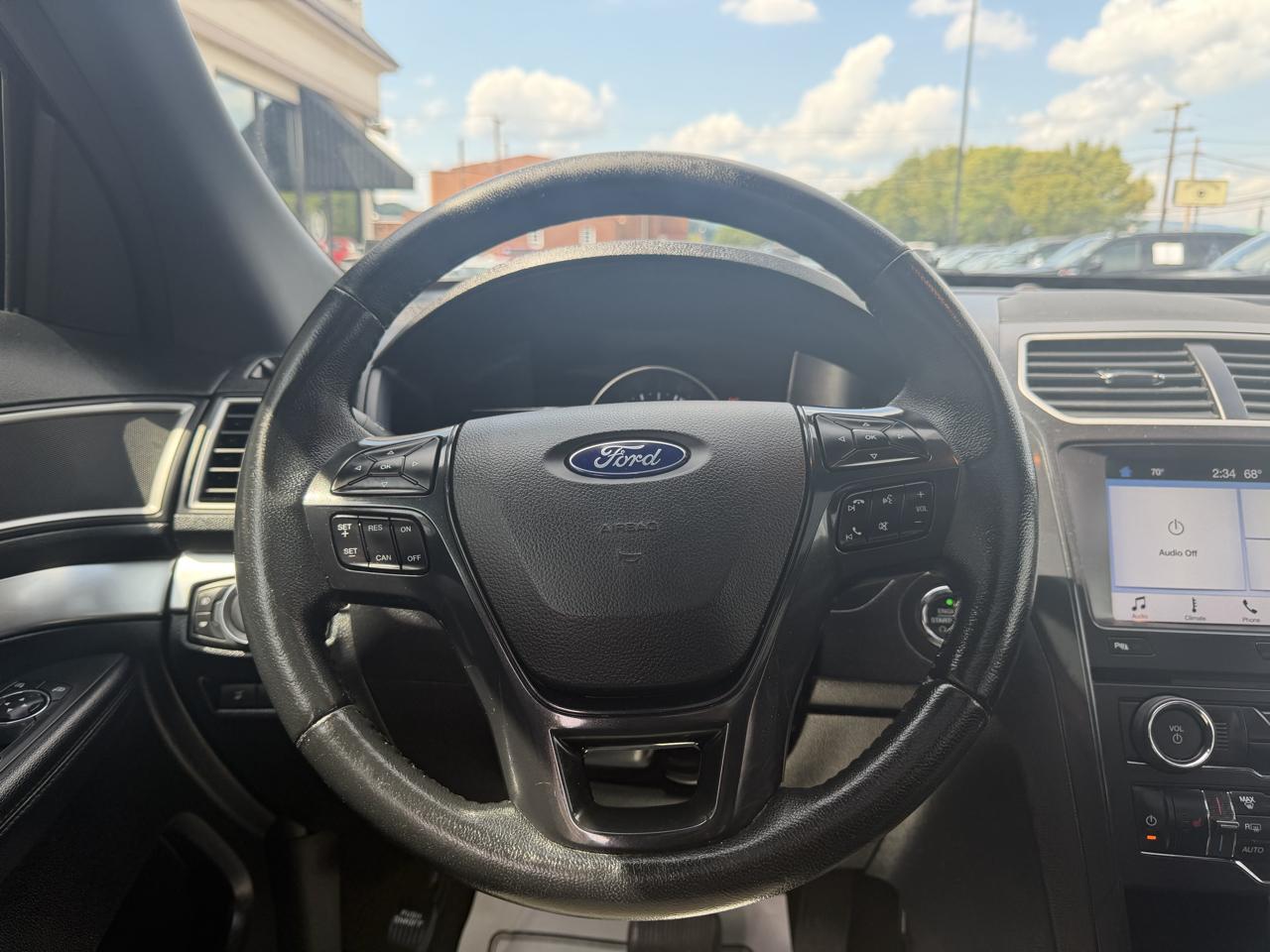 Ford Explorer XLT 4WD 2017
