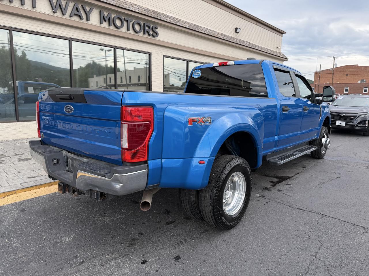 Ford F-350 SD FX4 Crew Cab Long Bed DRW 4WD 2020