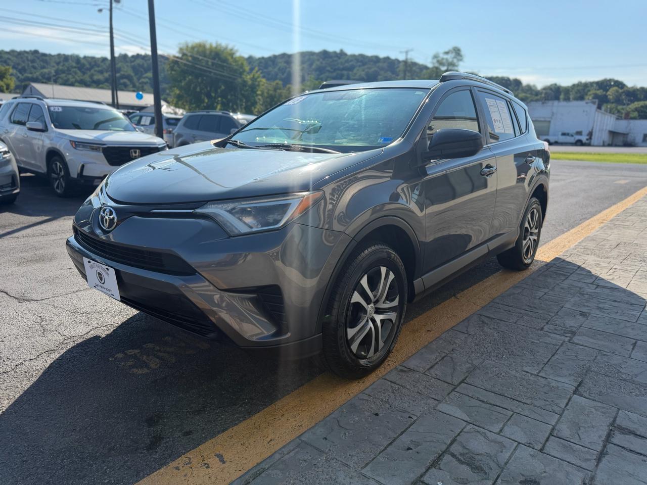Toyota RAV4 LE AWD 2016