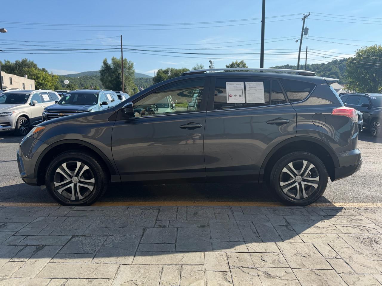 Toyota RAV4 LE AWD 2016