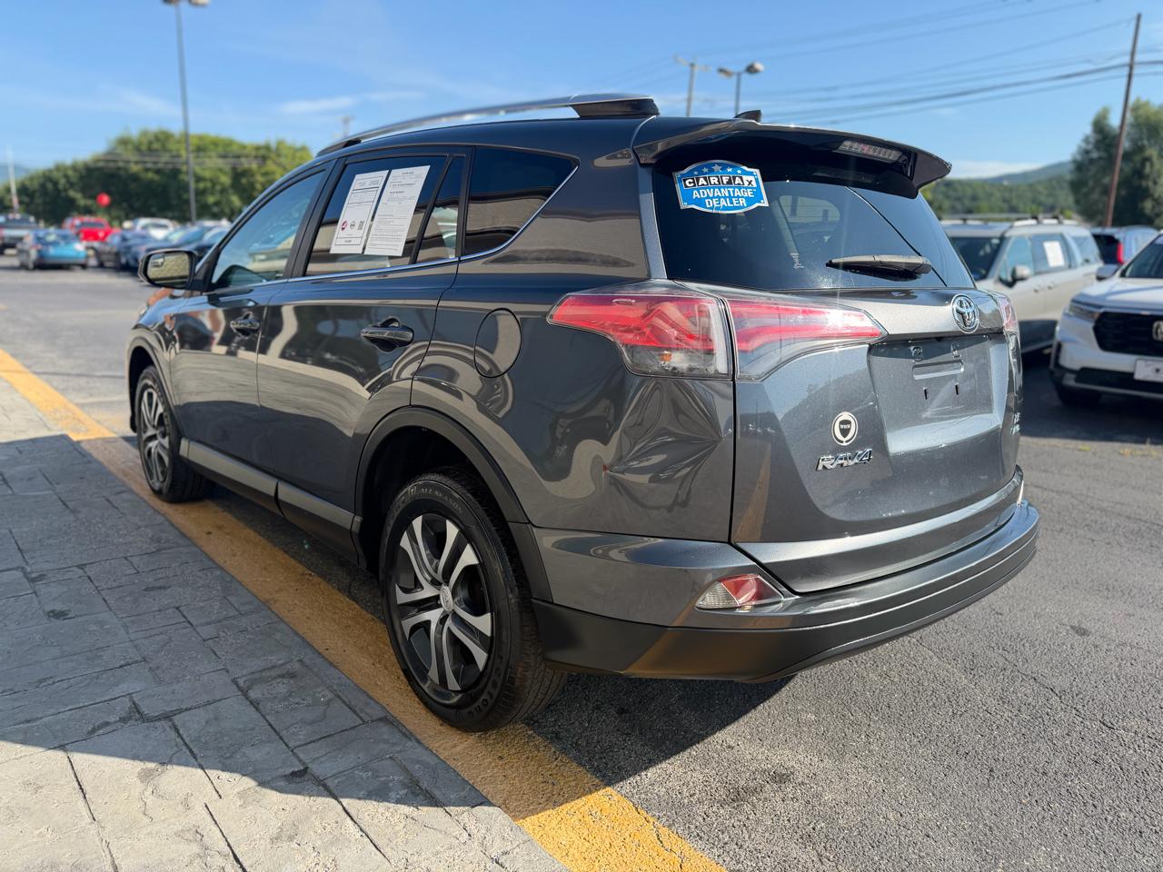Toyota RAV4 LE AWD 2016