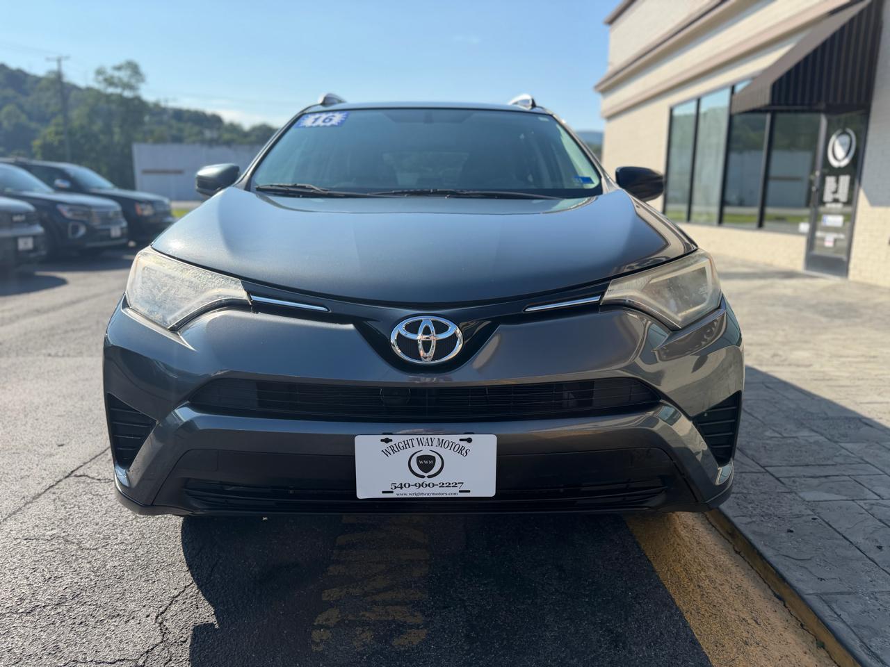 Toyota RAV4 LE AWD 2016