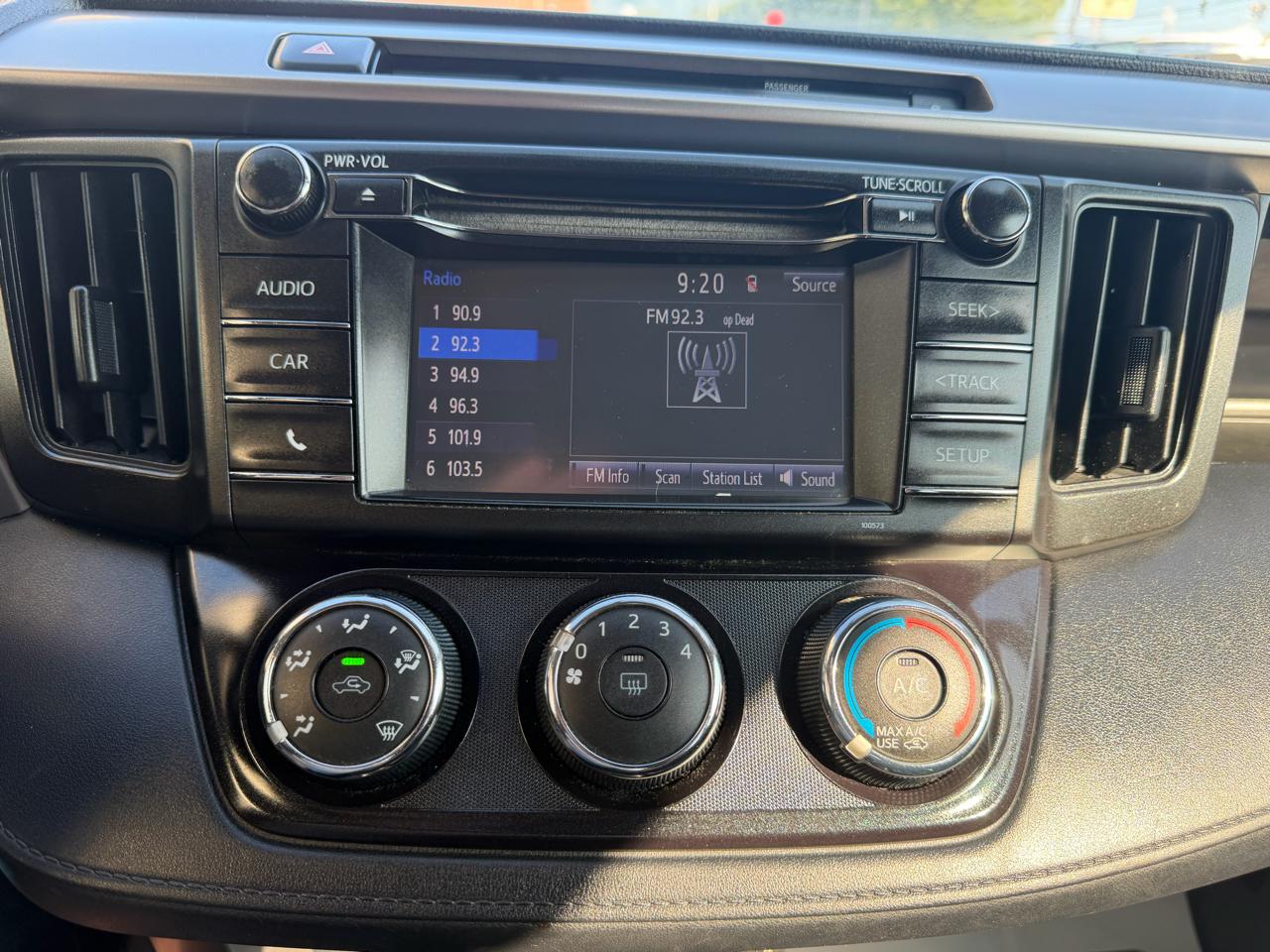 Toyota RAV4 LE AWD 2016