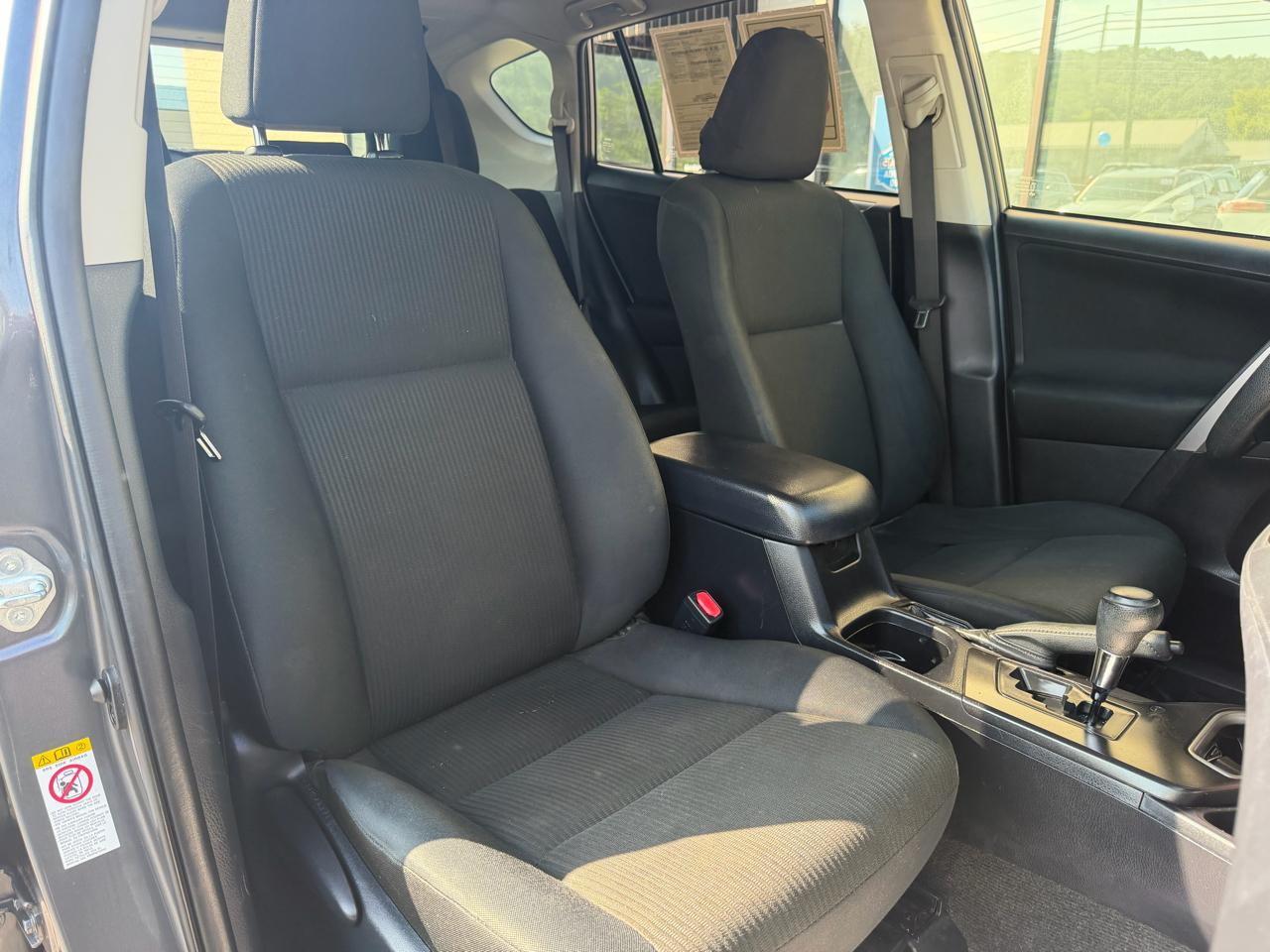 Toyota RAV4 LE AWD 2016