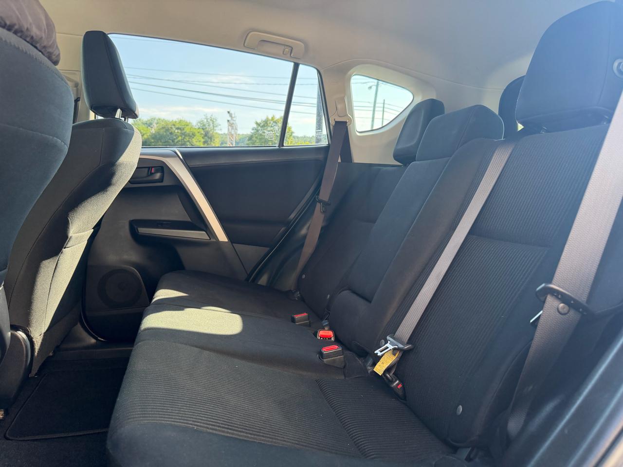 Toyota RAV4 LE AWD 2016