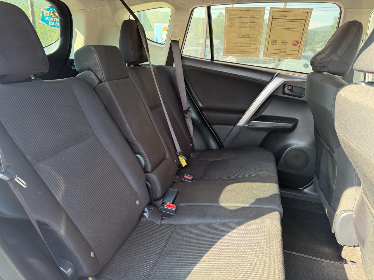 Toyota RAV4 LE AWD 2016