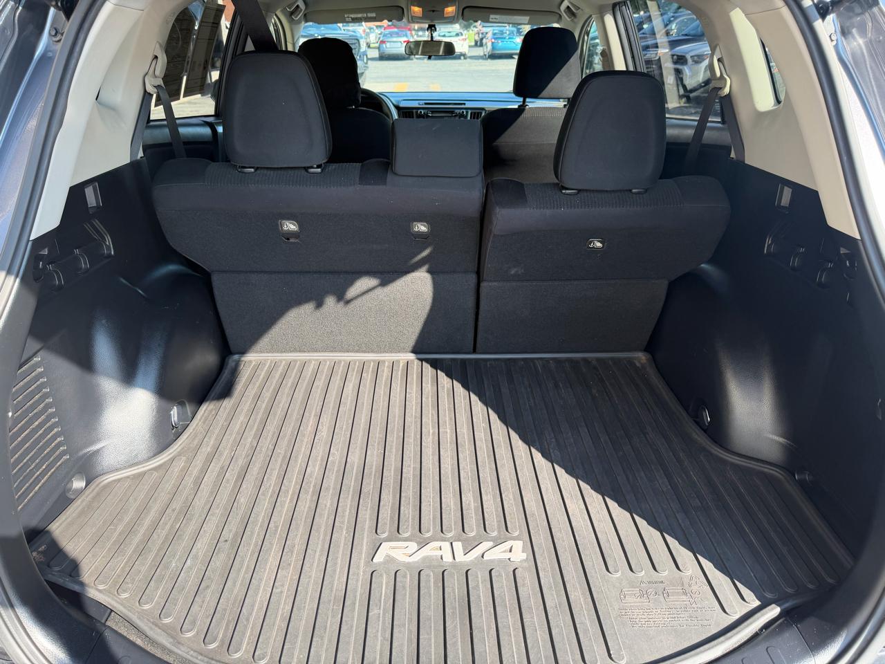 Toyota RAV4 LE AWD 2016