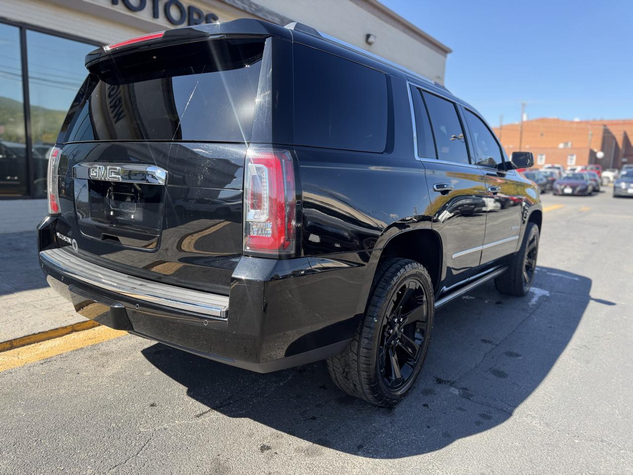 GMC Yukon Denali 4WD 2016