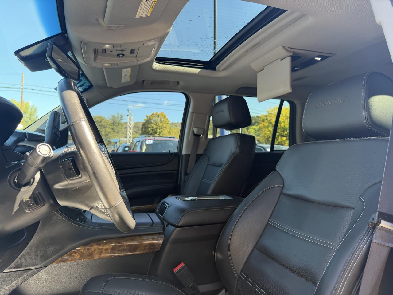 GMC Yukon Denali 4WD 2016