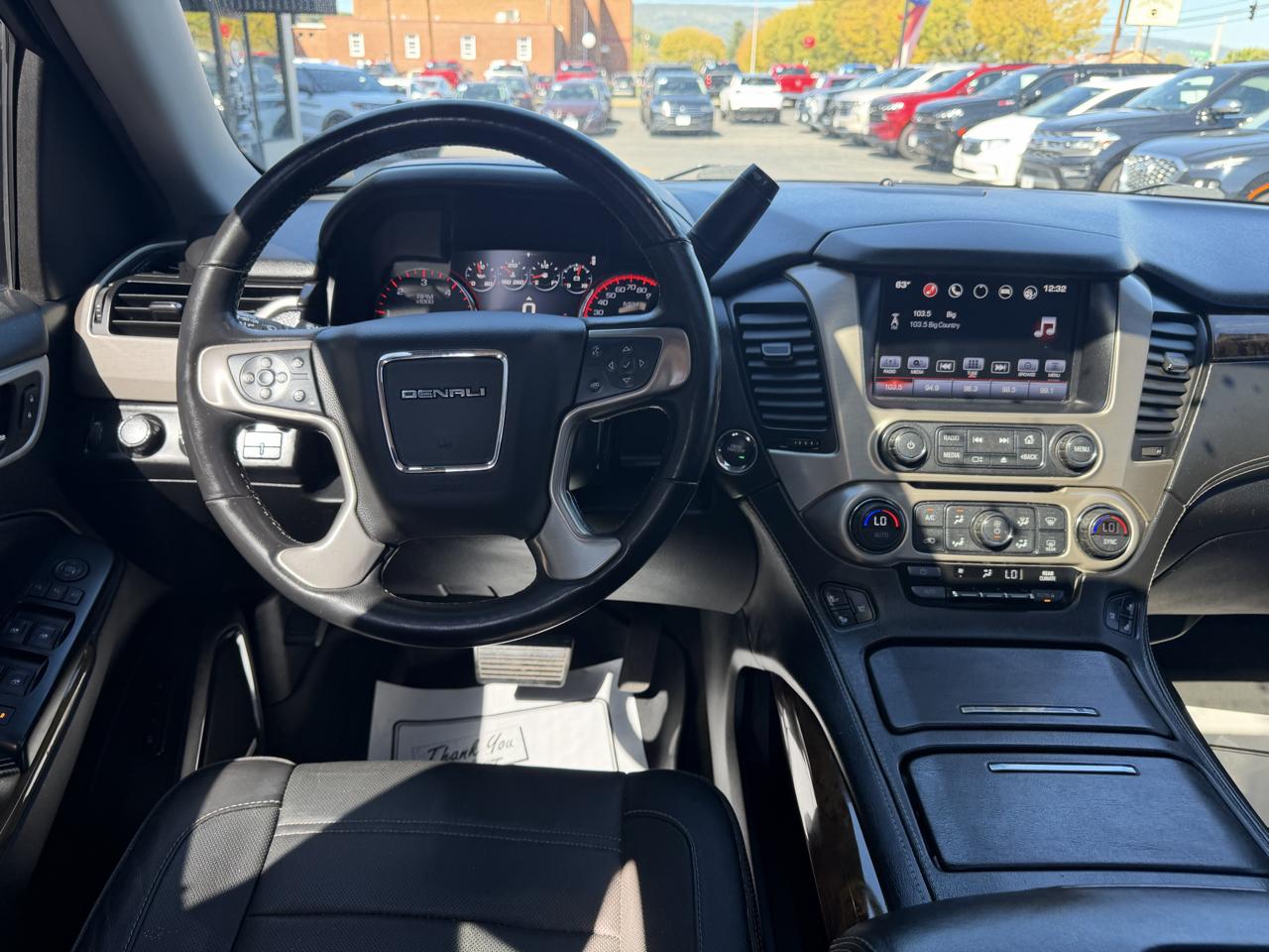 GMC Yukon Denali 4WD 2016