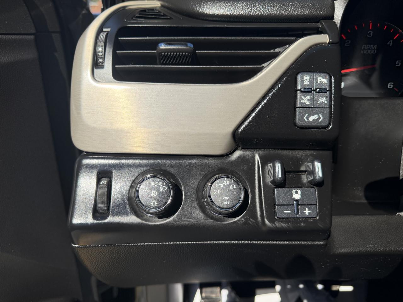 GMC Yukon Denali 4WD 2016