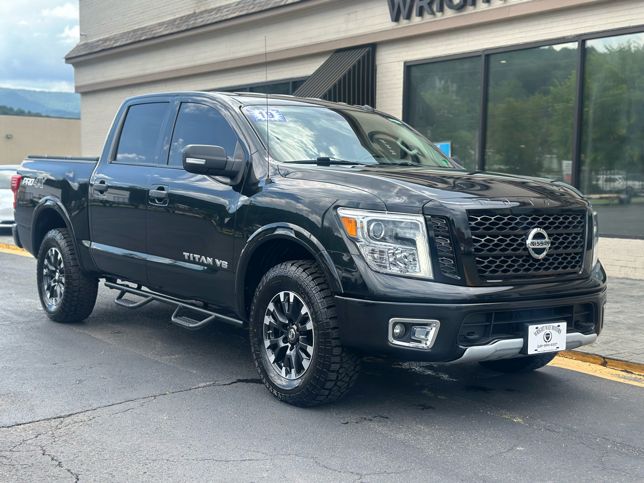 2019 Nissan Titan PRO-4X Crew Cab 4WD