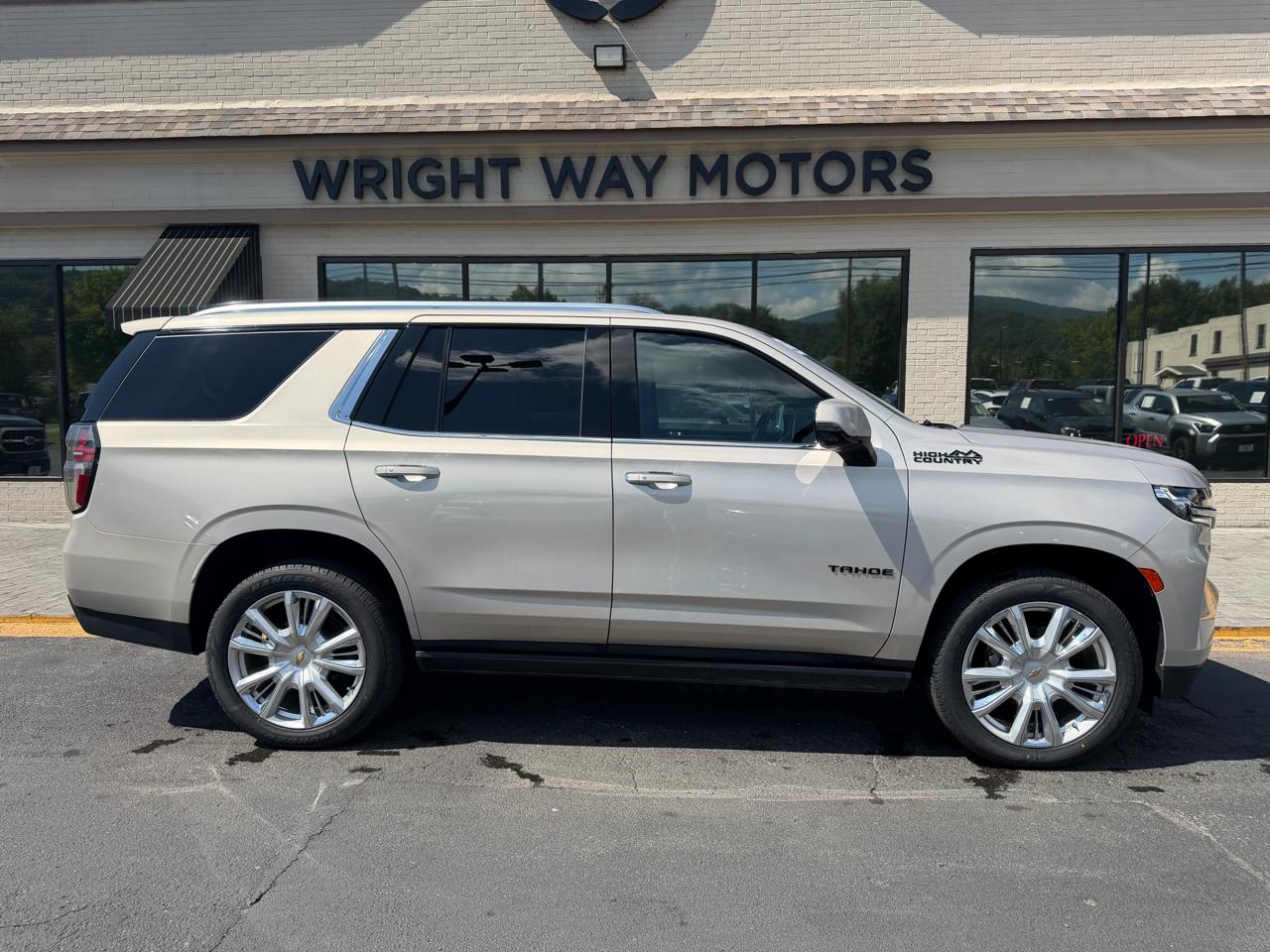 Chevrolet Tahoe High Country 4WD 2022