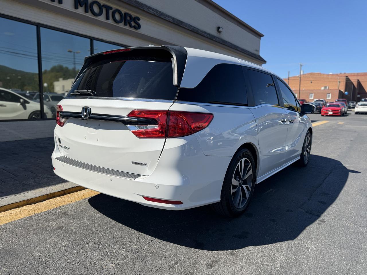 Honda Odyssey Touring Auto 2023