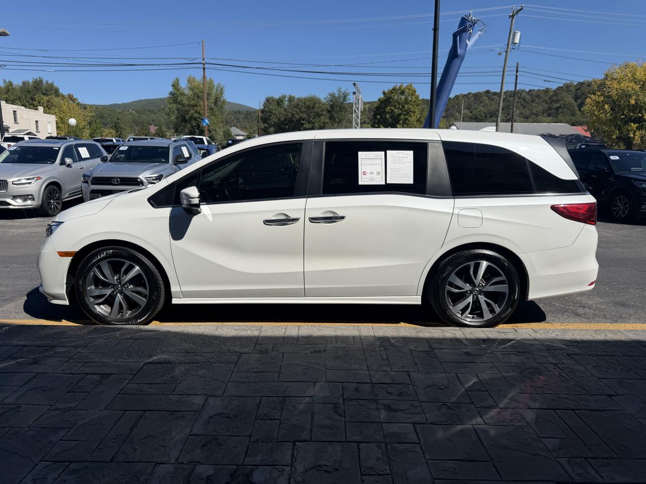 Honda Odyssey Touring Auto 2023