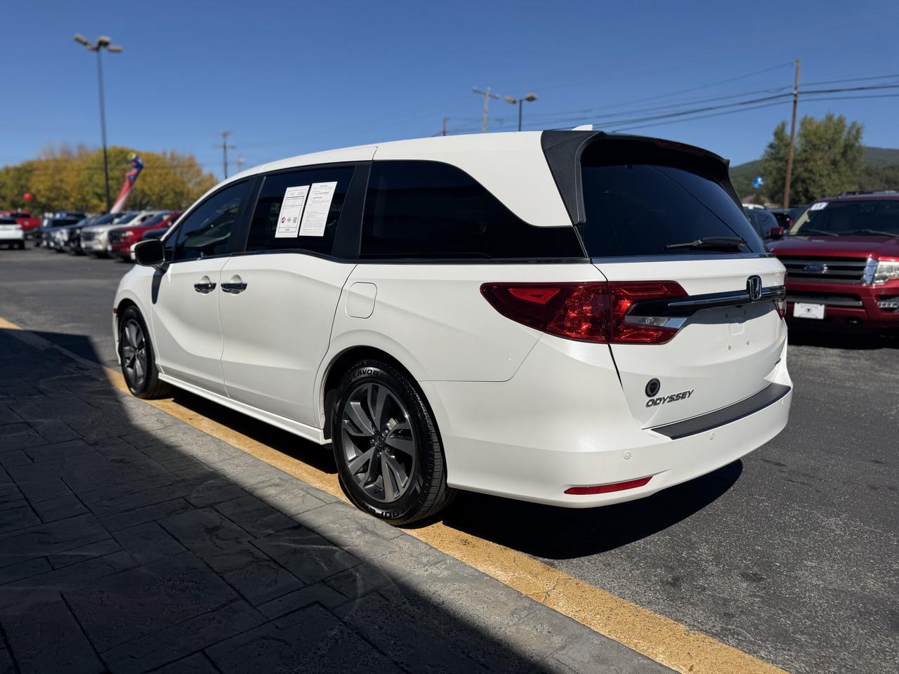 Honda Odyssey Touring Auto 2023