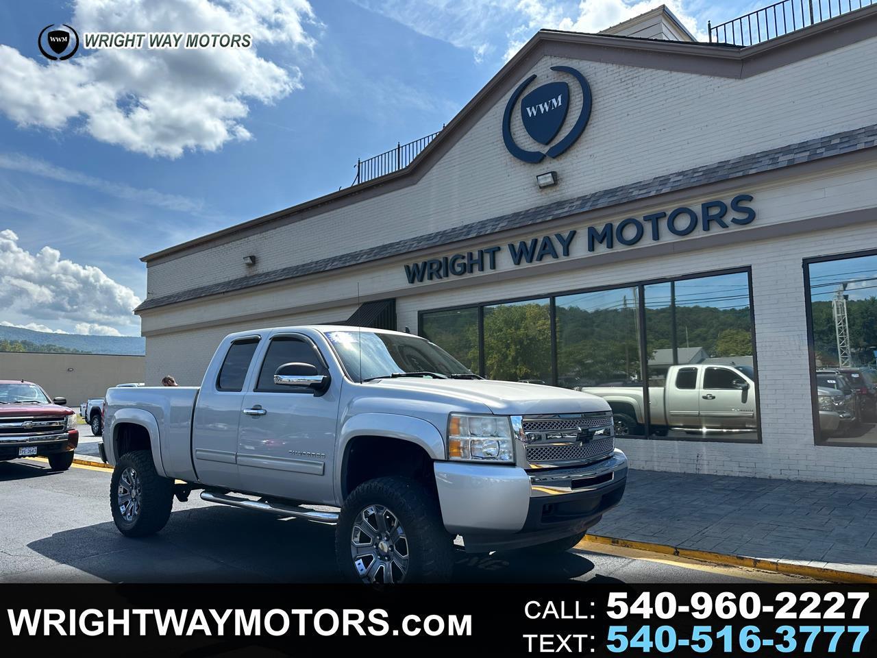 Chevrolet Silverado 1500 4WD Ext Cab 143.5" LT 2010
