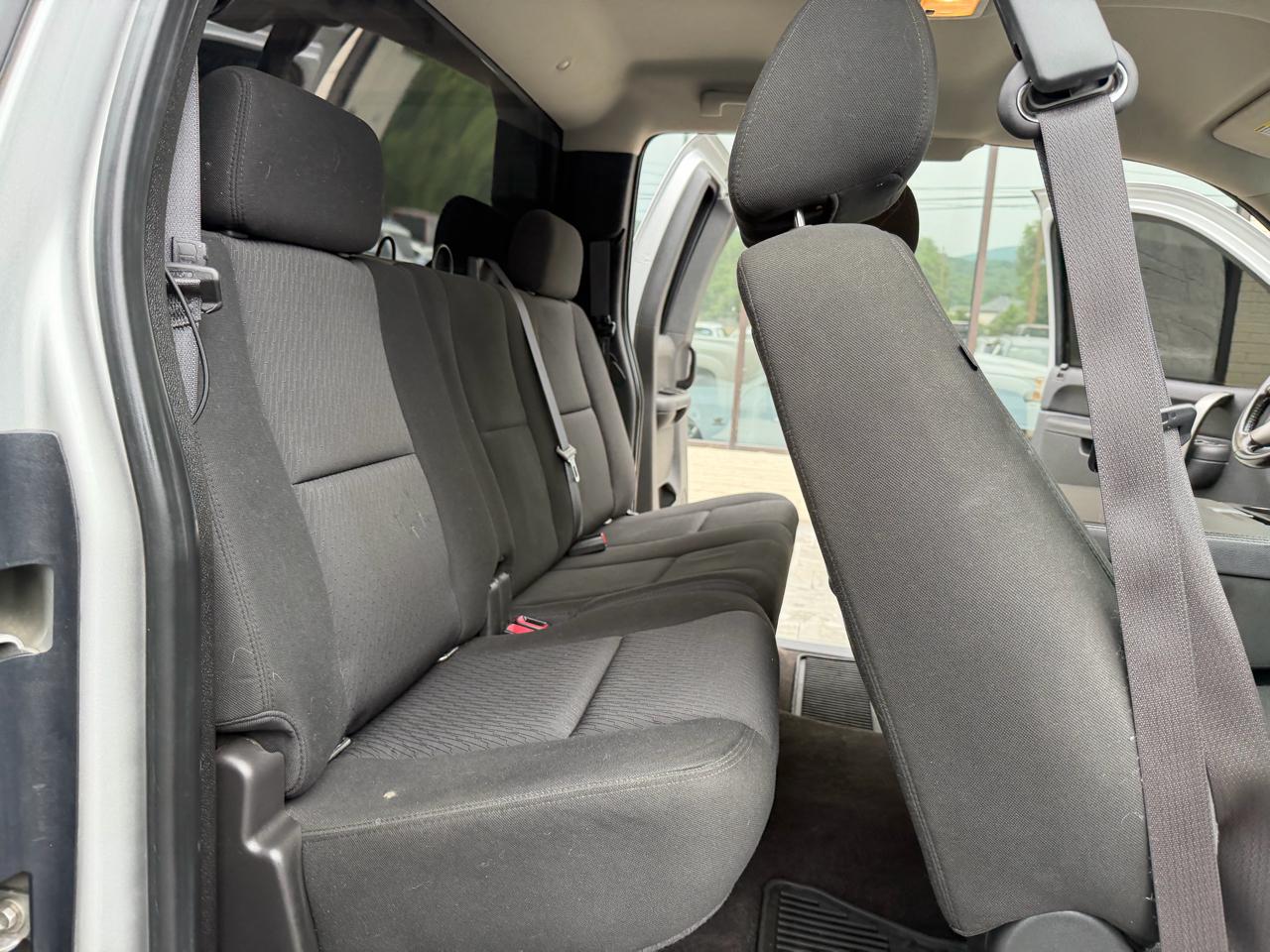 Chevrolet Silverado 1500 4WD Ext Cab 143.5" LT 2010