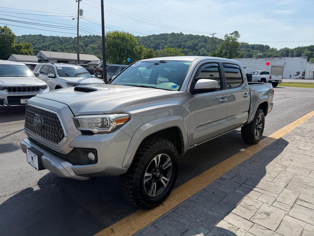 Toyota Tacoma  2018