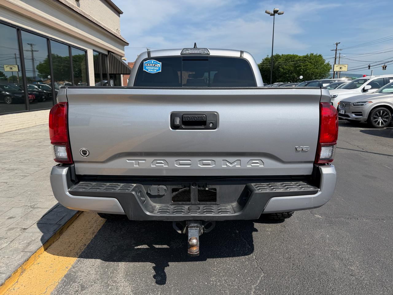 Toyota Tacoma  2018