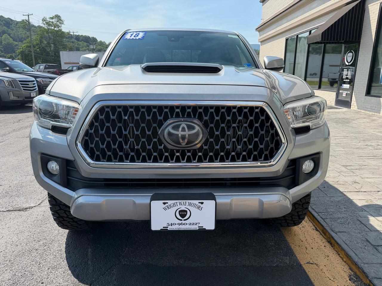 Toyota Tacoma  2018