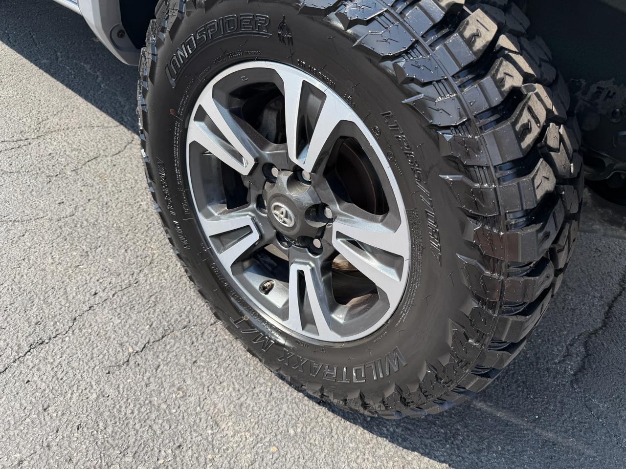 Toyota Tacoma  2018