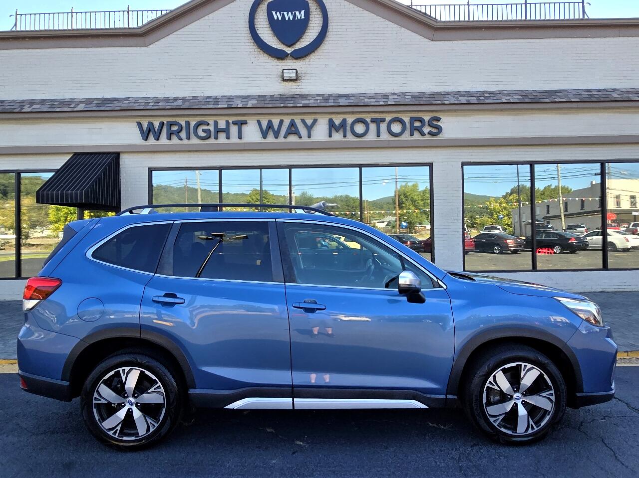 2020 Subaru Forester Touring photo 3