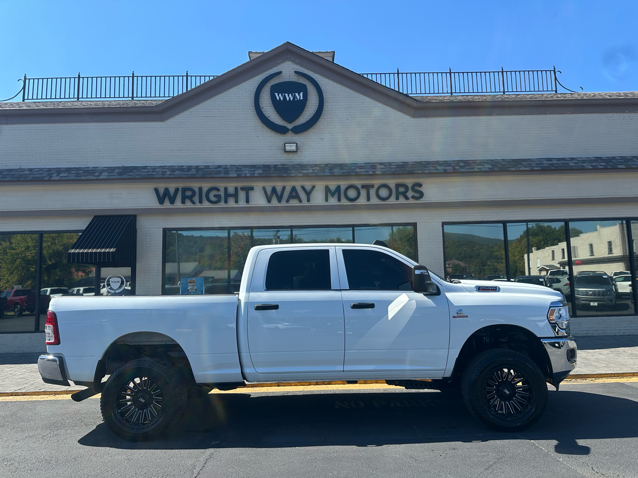 2023 Ram 2500 Tradesman photo 2