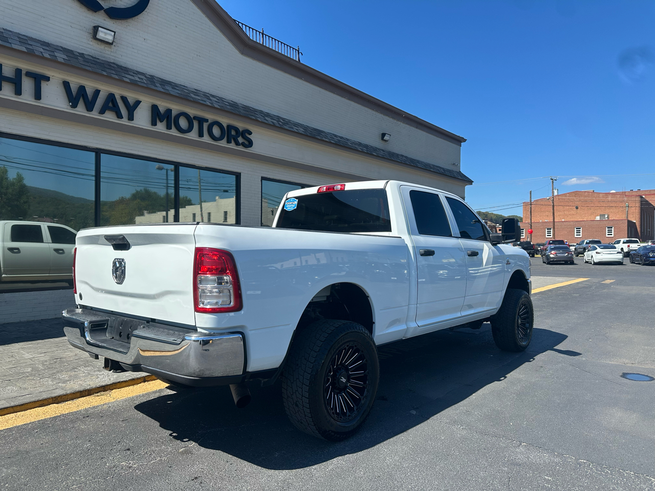 2023 Ram 2500 Tradesman photo 3