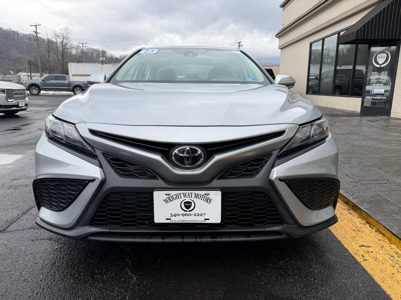 Toyota Camry  2023