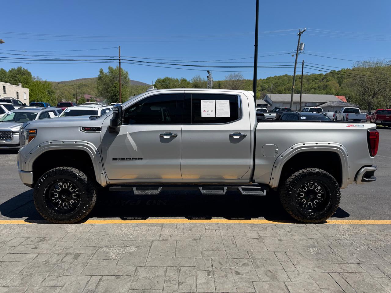 GMC Sierra 1500 4WD Crew Cab 147" SLT 2021